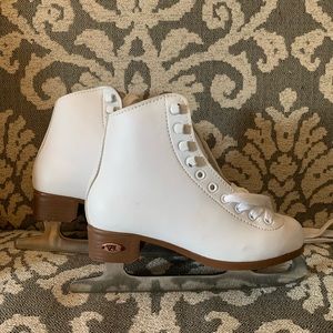 Little Girls Riedell Figure Skates 100% leather
